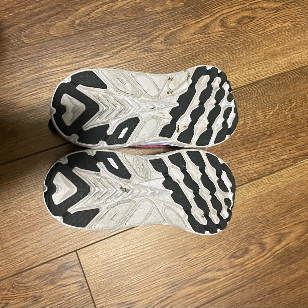 Women’s Hoka Clifton - Picture 3 of 5